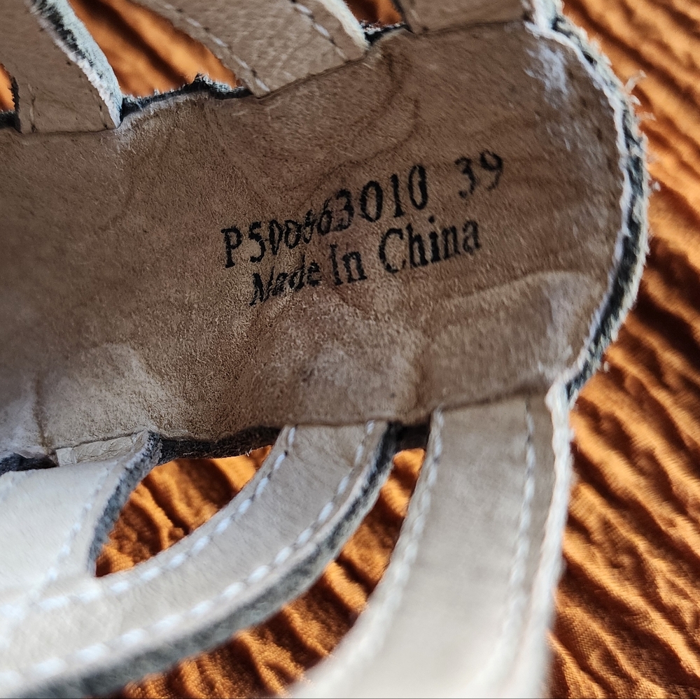 Fly London Yuke Wedge Sandals - Picture 5 of 7